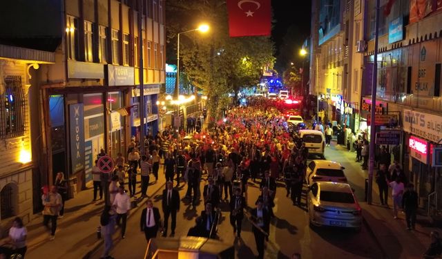 Bilecik ve Kütahya'da Zafer Bayramı fener alayıyla kutlandı
