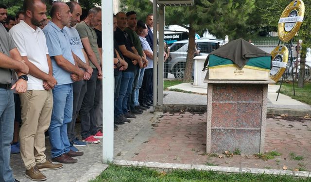 Bursa'da havuzda fenalaşan ve hastanede hayatını kaybeden çocuğun cenazesi defnedildi