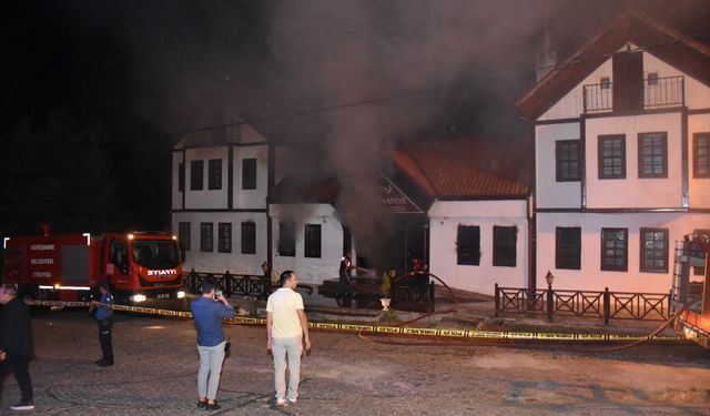 GÜNCELLEME - Gümüşhane'de butik otelde çıkan yangın söndürüldü