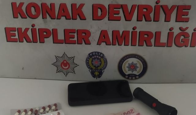 İzmir'de uyuşturucu operasyonunda yakalanan 2 şüpheli tutuklandı