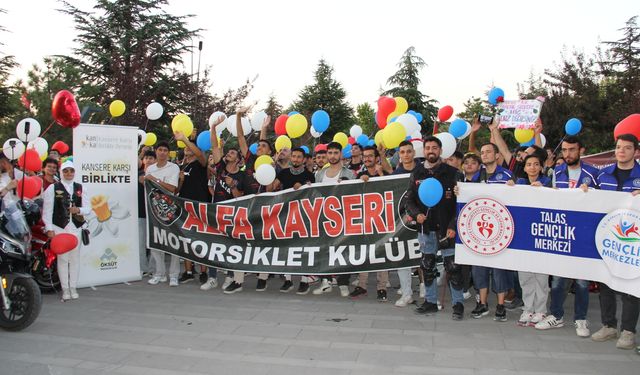 Kayseri'de motosikletliler kanser hastası çocuklar için gökyüzüne balon bıraktı