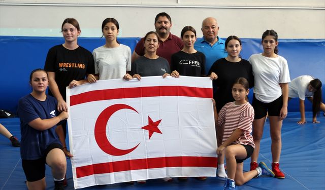KKTC'den gelen kadın güreşçiler Edirne'de kamp yaptı