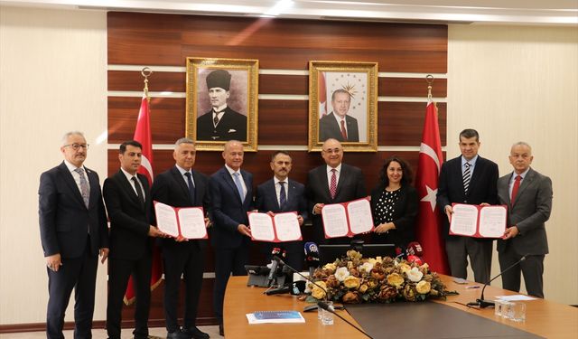 Kocaeli'de iki okul için Vehbi Koç Vakfı ve Ford Otosan ile protokol imzalandı