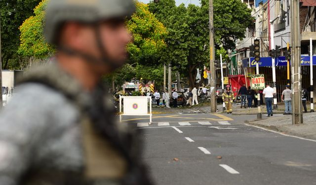 Kolombiya'da askeri hava üssü yakınlarındaki bombalı saldırıda 5 kişi öldü, 36 kişi yaralandı
