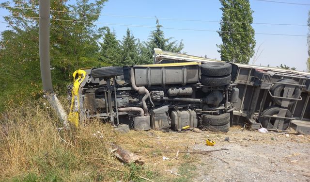 Konya'da kaza yapan tırda uyuşturucuyla yakalanan sürücü tutuklandı