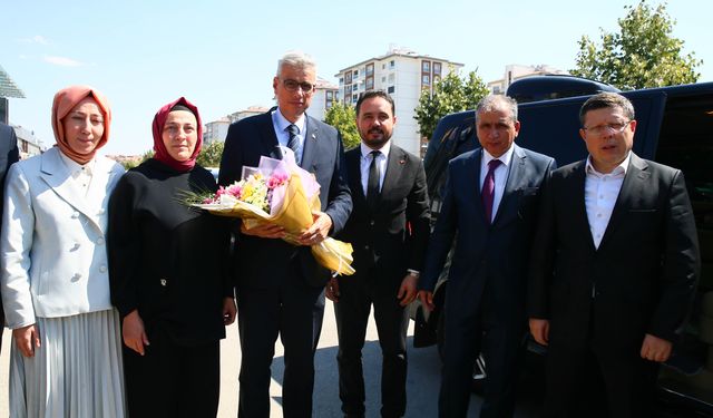 Sağlık Bakanı Memişoğlu, AK Parti Uşak İl Başkanlığı'nda konuştu: