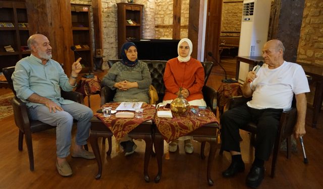 'Sinemada Milli Arayışlar' panelinde Yücel Çakmaklı'nın filmleri ele alındı