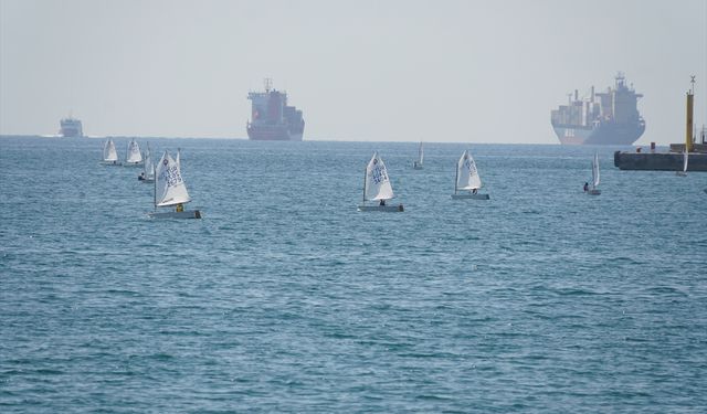 Tekirdağ'da Zafer Kupası yelken yarışları başladı