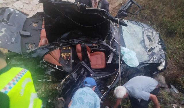 Tokat'ta devrilen otomobildeki 2 kişi öldü, 3 kişi yaralandı