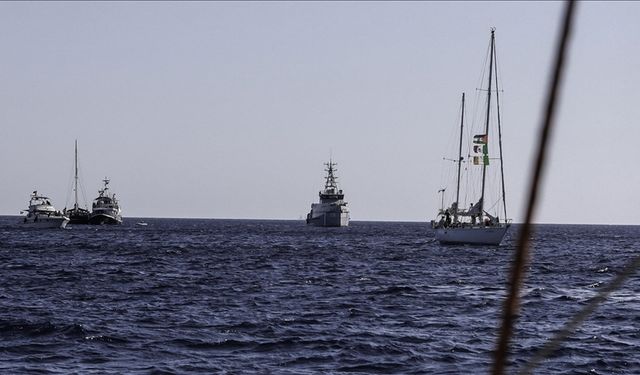 Sumud Filosu'nda su almaya başlayan teknenin yolcuları Türkiye tarafından tahliye edildi