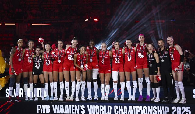 A Milli Kadın Voleybol Takımı, gümüş madalyasını aldı