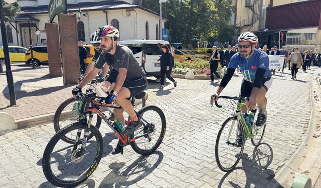 Artvin'de 'Yürüyerek Şehrini Yeniden Keşfetme Zamanı' etkinliği düzenlendi