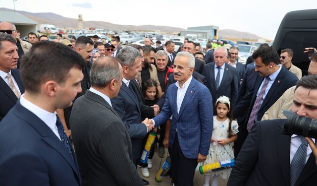 Bakan Uraloğlu, Bayburt-Gümüşhane Havalimanı inşaatında incelemelerde bulundu: