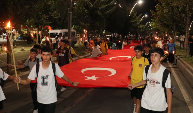 Batman'da festival ve fuarlar kortej yürüyüşüyle tanıtıldı