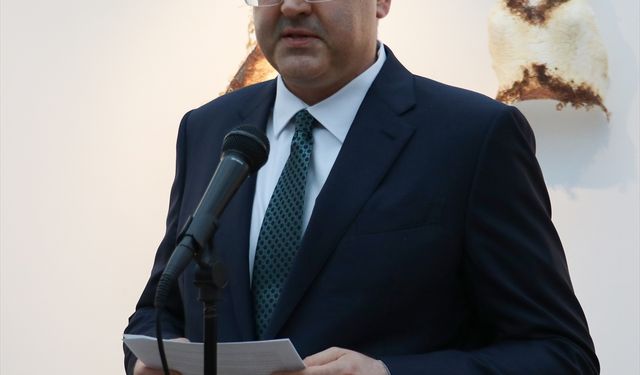 Bulgaristan'da Türk sanatçıların eserlerinden oluşan 'Mitolojik Dönüşümler' sergisi açıldı