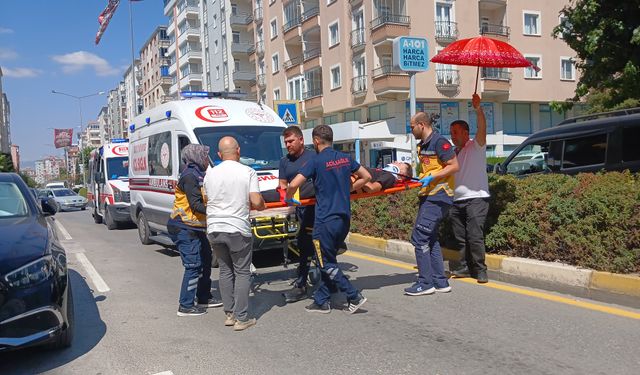 Çorum'da motosikletin yayaya çarptığı kazada 2 kişi yaralandı