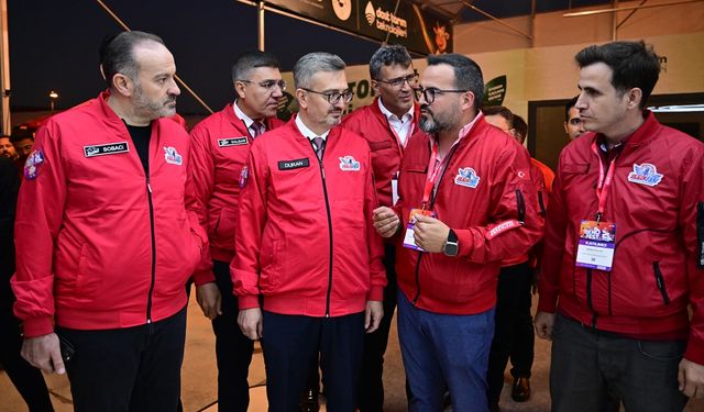 Cumhurbaşkanlığı İletişim Başkanı Duran, TEKNOFEST'i ziyaret etti: