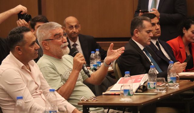 Hatay Valisi Masatlı depremden etkilenen kentte yürütülen çalışmalar hakkında bilgi verdi