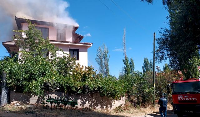Kütahya'da evde gözleme yapılırken çıkan yangın söndürüldü