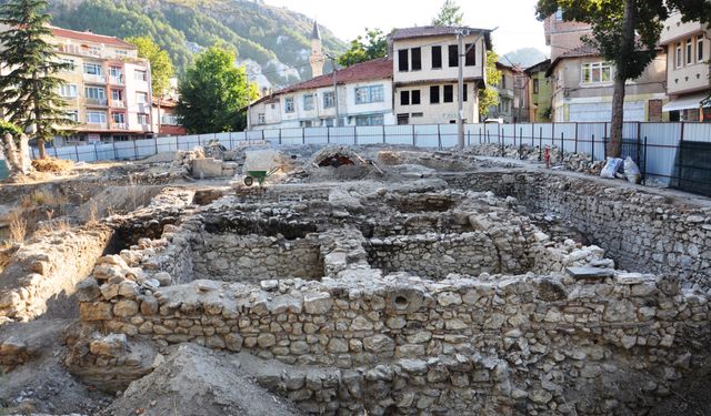 Kütahya'da hamam ve mescit kalıntısının bulunduğu kazı bölgesinde arkeopark oluşturulacak