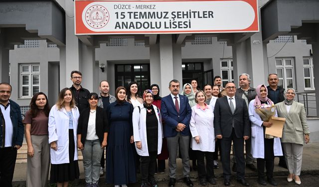 Milli Eğitim Bakanı Tekin, Düzce'de okulları ziyaret etti: