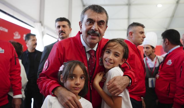 Milli Eğitim Bakanı Tekin, TEKNOFEST'i ziyaret etti: