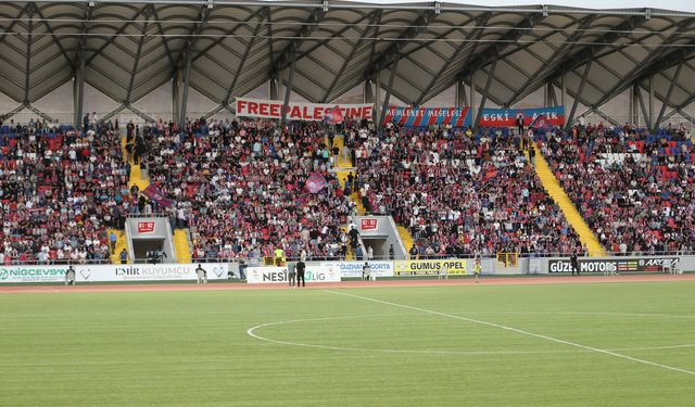 Niğde 5 Şubat Şehir Stadı açıldı