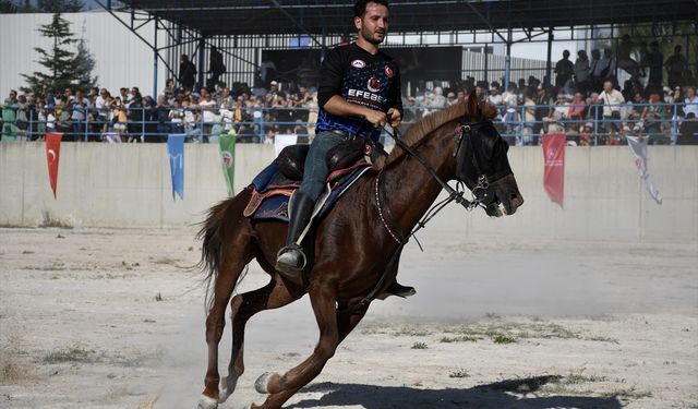 Söğüt Ertuğrul Gazi'yi Anma ve Yörük Şenlikleri kapsamında cirit müsabakası yapıldı