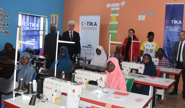 TİKA Nijerya'da gençlere yönelik dikiş atölyesi kurdu
