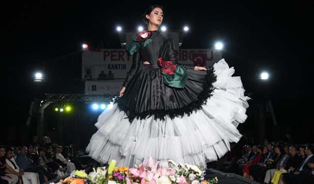 Tunceli'de 'Kaleden Podyuma, Bir Pertek Rüyası Defilesi' yapıldı