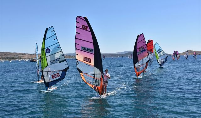 Züber TYF Windsurf Türkiye Ligi Şampiyonası'nın 3. ayak yarışları, Bodrum'da tamamlandı