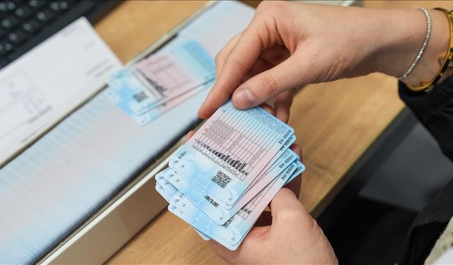 Eski tip ehliyetlerin yenilenmesi için tanınan süre bugün sona eriyor