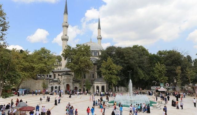 İslam Tarihinin Şerefli Misafiri: Sahabe Eyyûb el-Ensârî (Eyyüp Sultan) Biyografisi