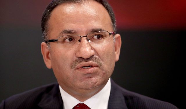 Türkiye Siyasetinin Hukukçu Yüzü: Bekir Bozdağ Kimdir?