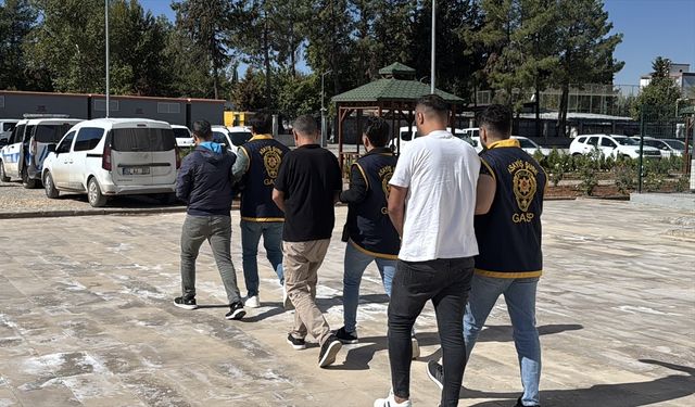 Adıyaman'da husumetli 3 kişi adliye önünde silahlarla yakalandı