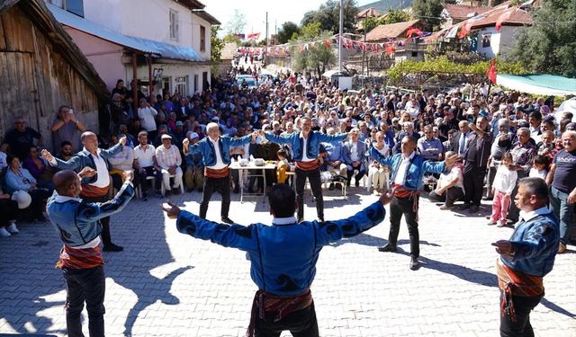 Antalya'da '2. Yazır Üzümü Şenliği' yapıldı