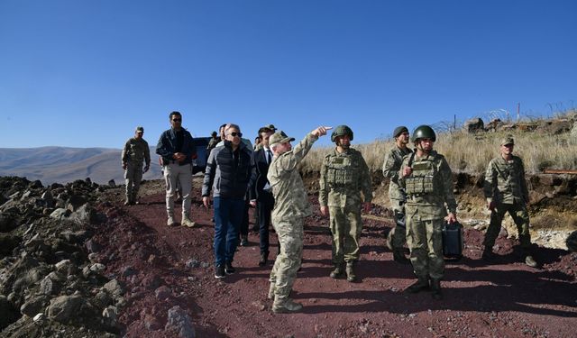 Ardahan Valisi Çiçek, Gürcistan sınır hattındaki güvenlik çalışmalarını inceledi