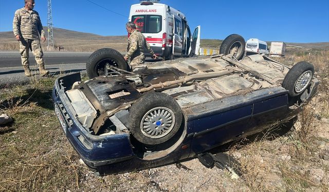 Ardahan'da devrilen otomobildeki 4 kişi yaralandı