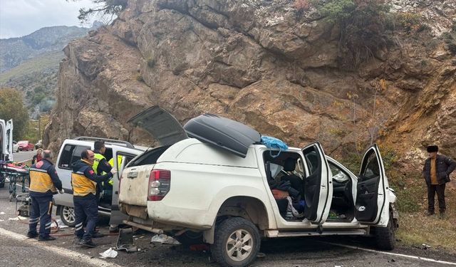 Artvin'de trafik kazasında 4 kişi yaralandı