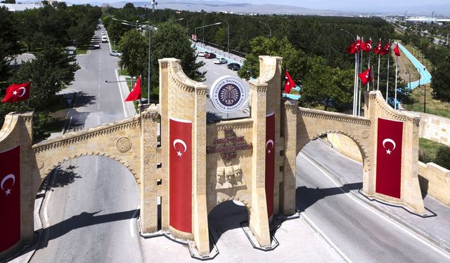 Atatürk Üniversitesinden 3 bin 697 öğrenci İŞKUR Gençlik Programı'ndan faydalanacak