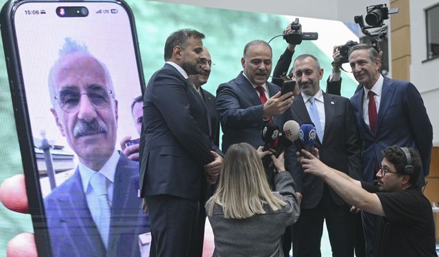 Bakan Uraloğlu, 5G ihalesinin yapıldığı salona canlı bağlantıyla hitap etti: