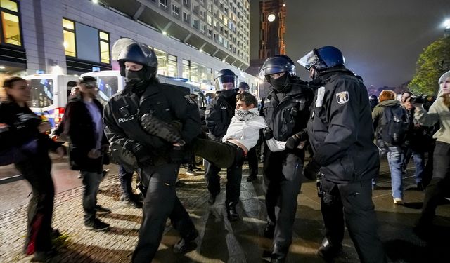 Berlin'de polis, Filistin'e destek gösterisine sert müdahalede bulundu