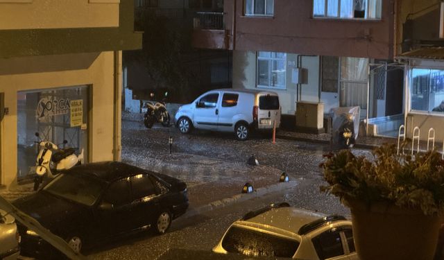 Çanakkale'de gök gürültülü sağanak ve dolu etkili oldu