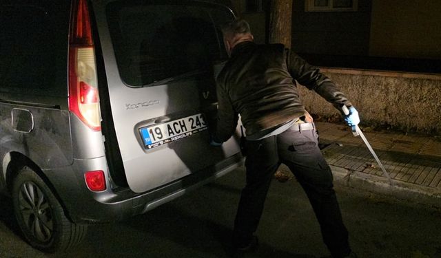 Çorum'da arkadaşını kılıçla rehin alan kişi gözaltına alındı