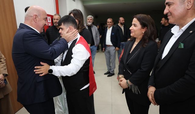 Down sendromlu gencin asker olma hayali gerçekleştirildi
