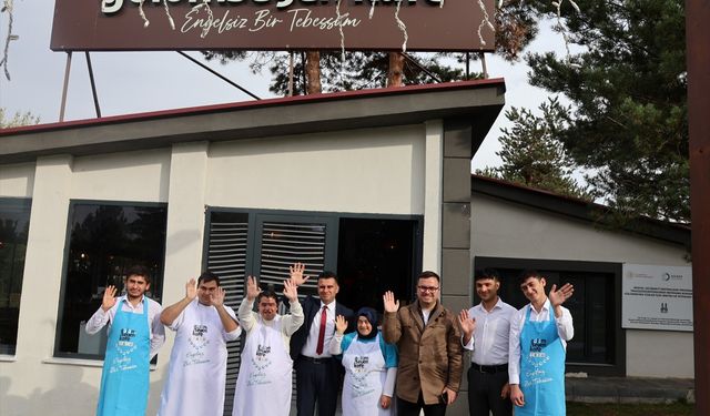 Erzurum'daki 'Gülümseyen-Down Kafe' özel bireyleri sosyal hayata kazandırıyor