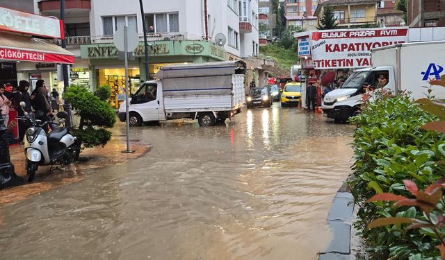 Giresun'da sağanak hayatı olumsuz etkiledi
