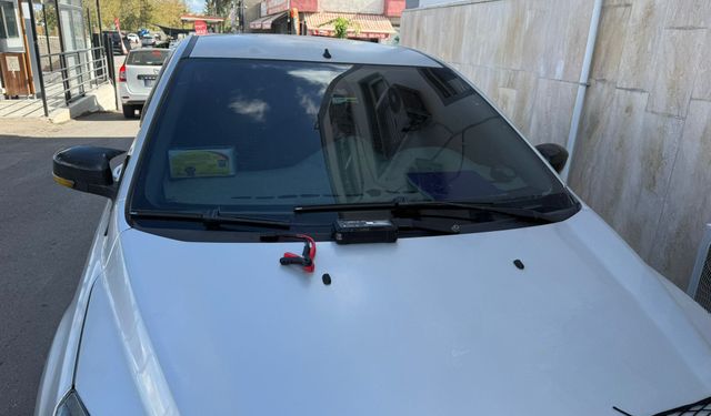 GÜNCELLEME - Adana'da çakarlı araçla kendini polis olarak tanıtan ve üst araması yapan zanlı yakalandı