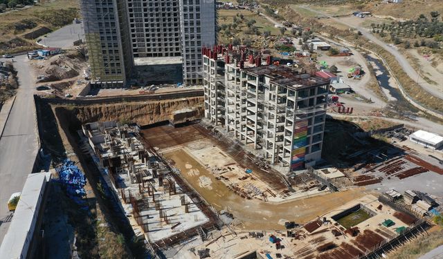 İzmir'de kooperatif mağdurlarından 'Büyükşehir Belediyesi resmi garantör olsun' talebi