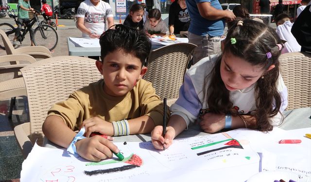 Kilis'te 'Filistinli çocuklar için çiz' etkinliği düzenlendi